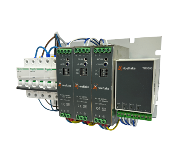 Best Of Three Voedingseenheid Op Montageplaat